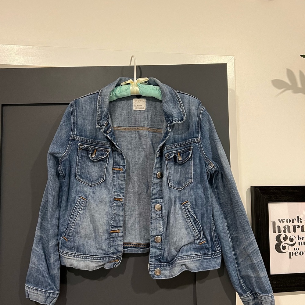 Woman’s cropped J Crew denim jacket! - Picture 6 of 11